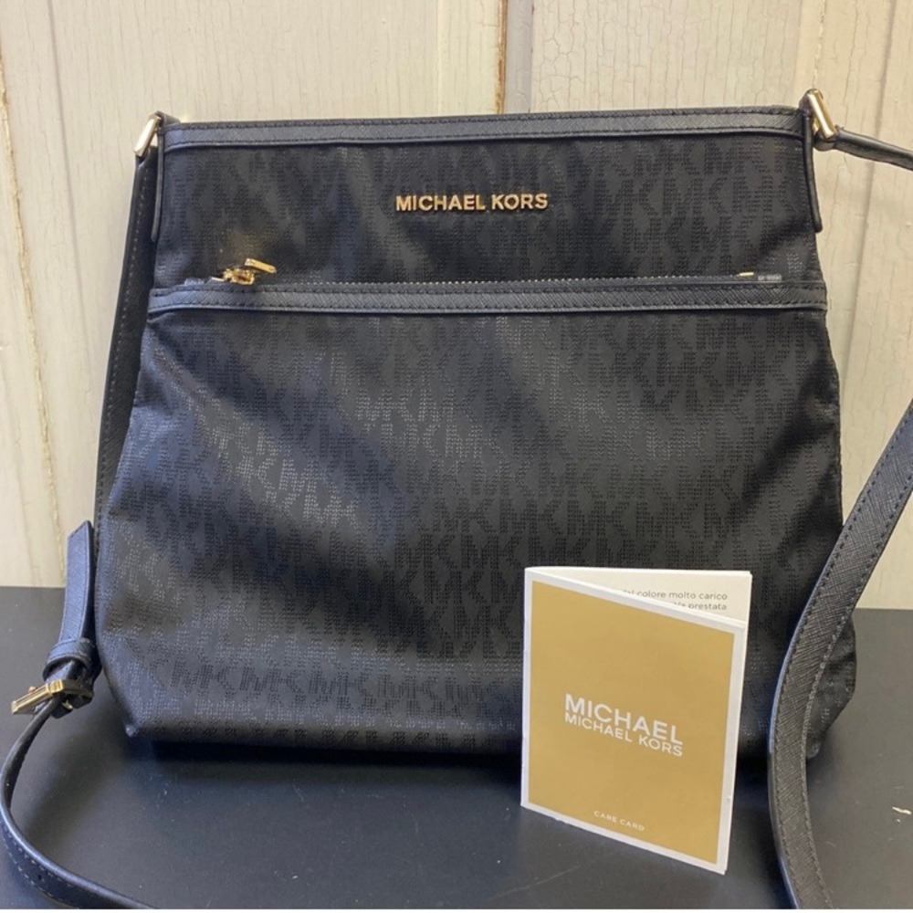 Michael Kors Crossbody.